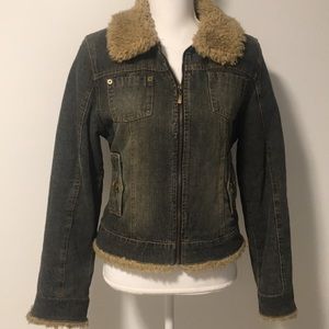 Vintage denim jacket with faux fur trim